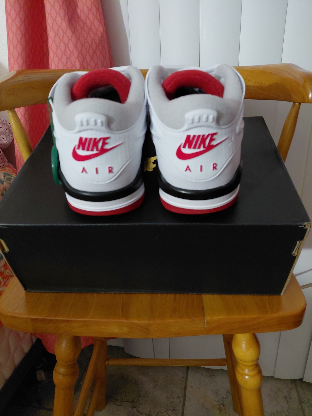 Brand NEW Nike JORDANS 4RM - Picture 3 of 5